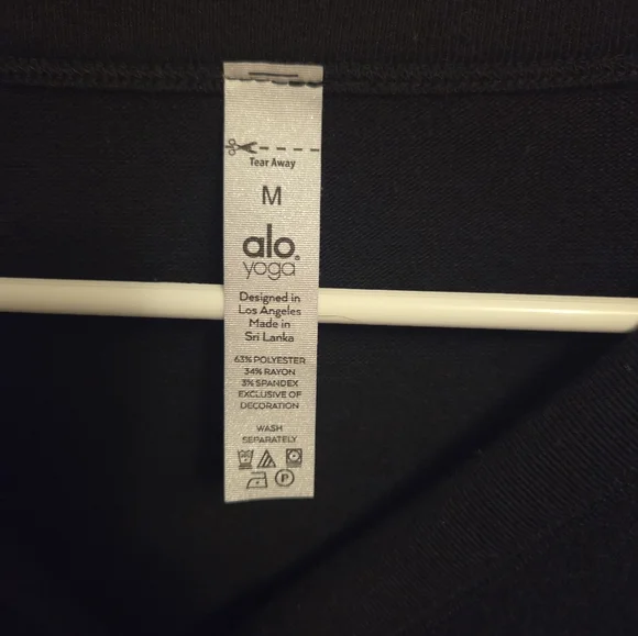 ALO Yoga Cropped V-neck Long Sleeve Top Medium Women's - Picture 2 of 6